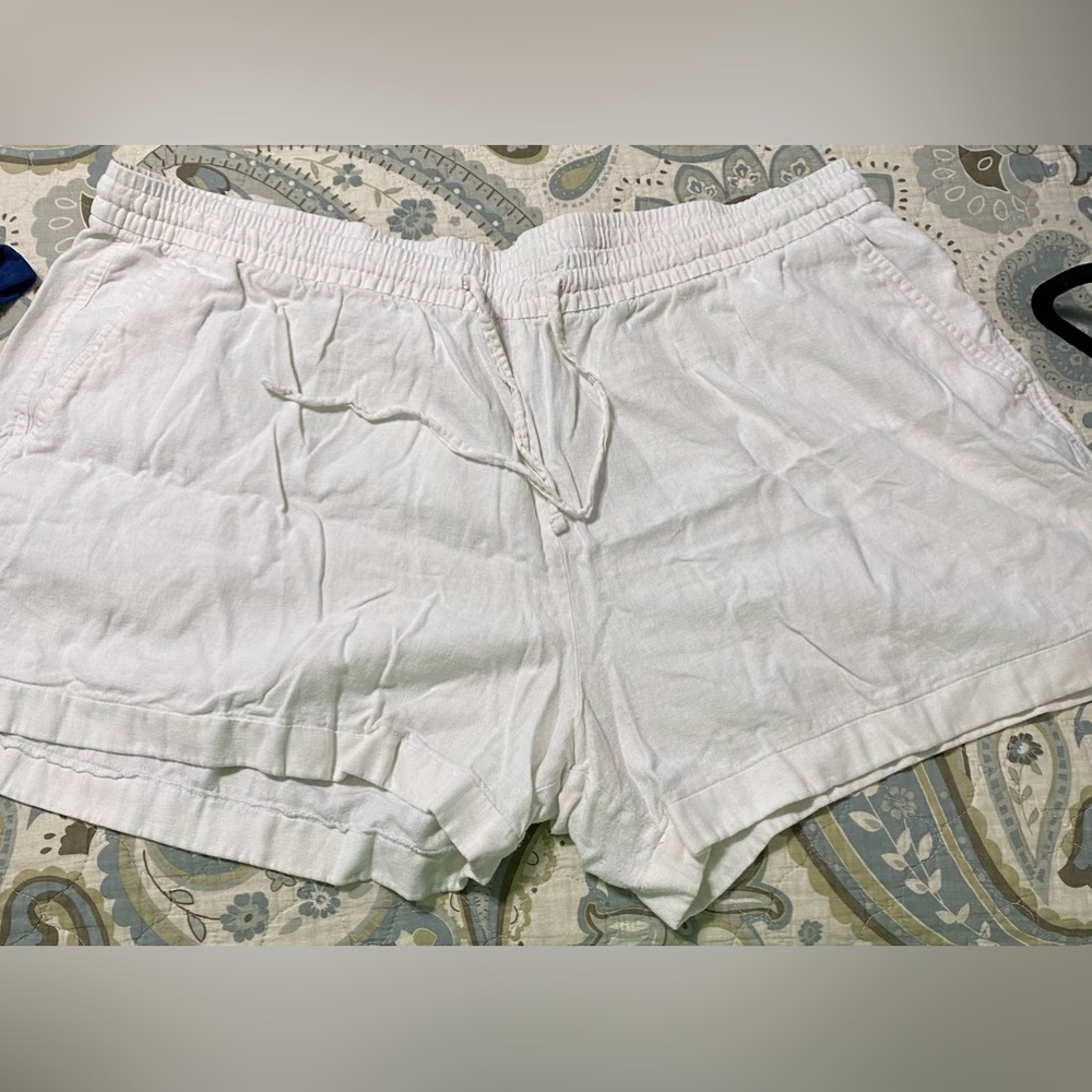 Old Navy Linen blend White shorts - Size XXL